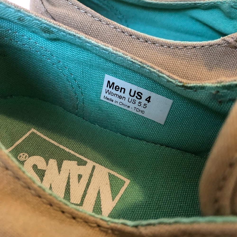 Vans - Picture 2 of 4